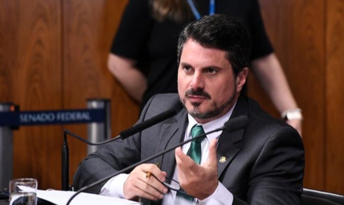 Ataque à democracia: Moraes autoriza PF a ouvir senador sobre suposto plano golpista de Bolsonaro