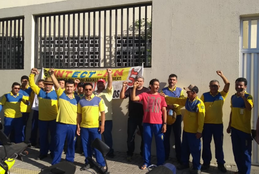 Trabalhadores dos Correios do RN aderem à greve nacional