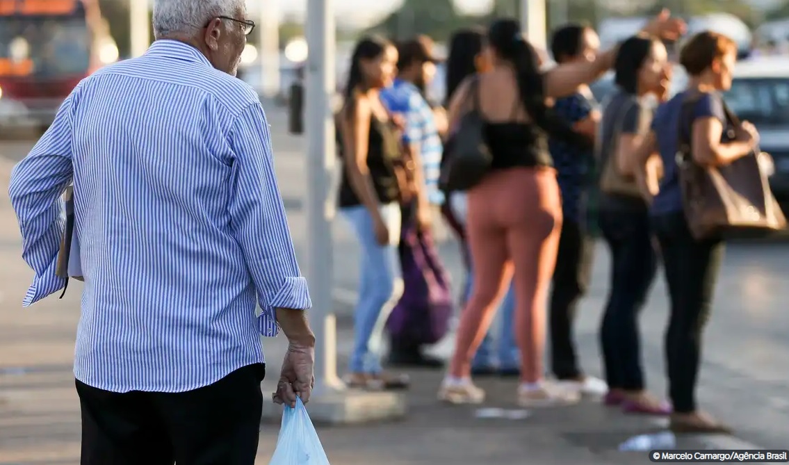 Brasil: Governo antecipa décimo terceiro de aposentados e pensionistas