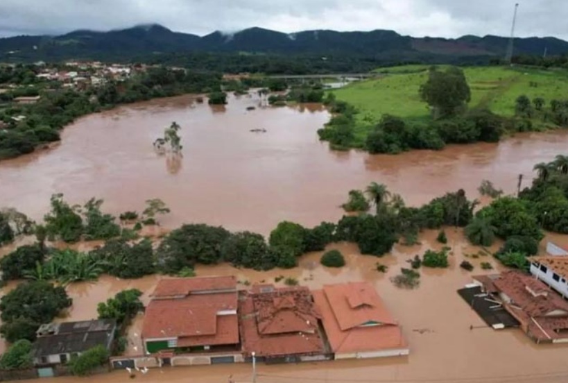 Sobe para 24 número de mortos devido às chuvas em Minas Gerais