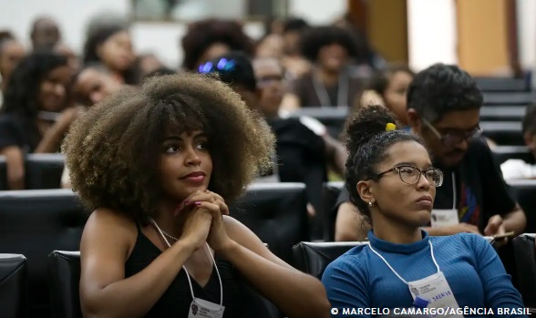 Educação: Com quase 10 milhões, número de universitários é o maior em nove anos