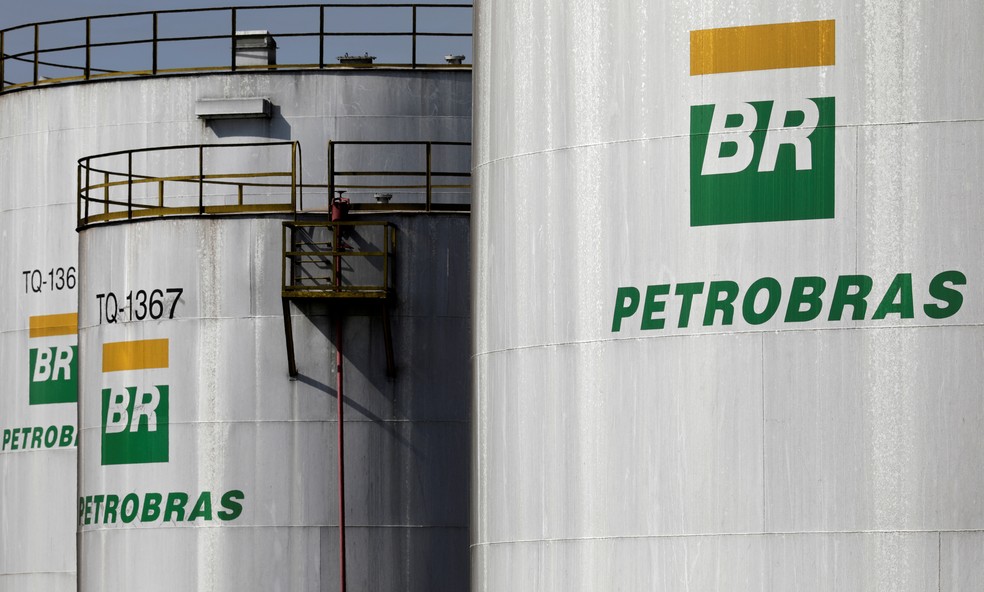 Petrobras reduz preço da gasolina em mais de 2%