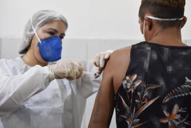 RN: Mossoró avança e já está vacinando contra a Covid-19 pessoas com 49 anos de idade
