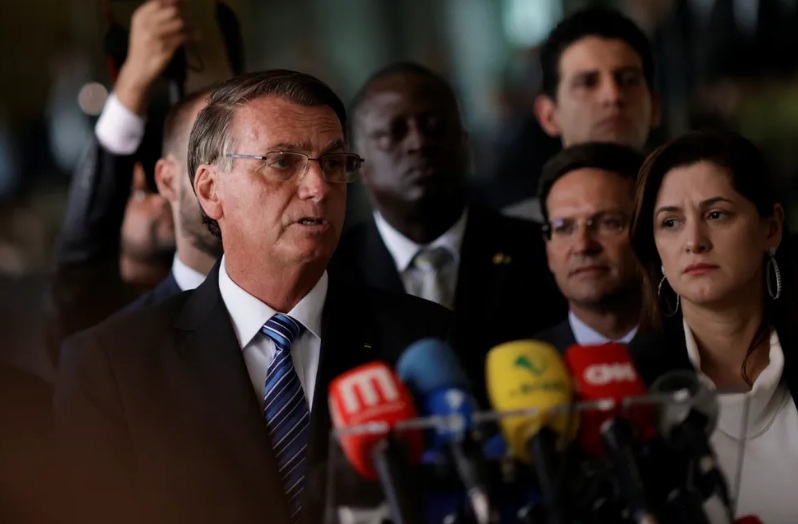 Bolsonaro diz que vai cumprir Constituição; Ciro Nogueira inicia transição